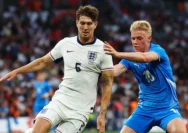 John Stones dan John Summit, Dua Nama Besar di Bawah Sorotan
