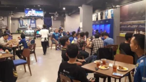 Serunya Nobar Persib di Cafe Garut Sambil Menikmati Kopi Lezat
