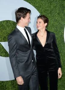 Shailene Woodley dan Ansel Elgort: Persahabatan yang Tak Terpisahkan
