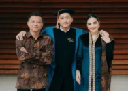 Ashanty, Anang Hermansyah, dan Azriel Hermansyah Wisuda Bersama di Universitas Airlangga, Momen Langka yang Menginspirasi