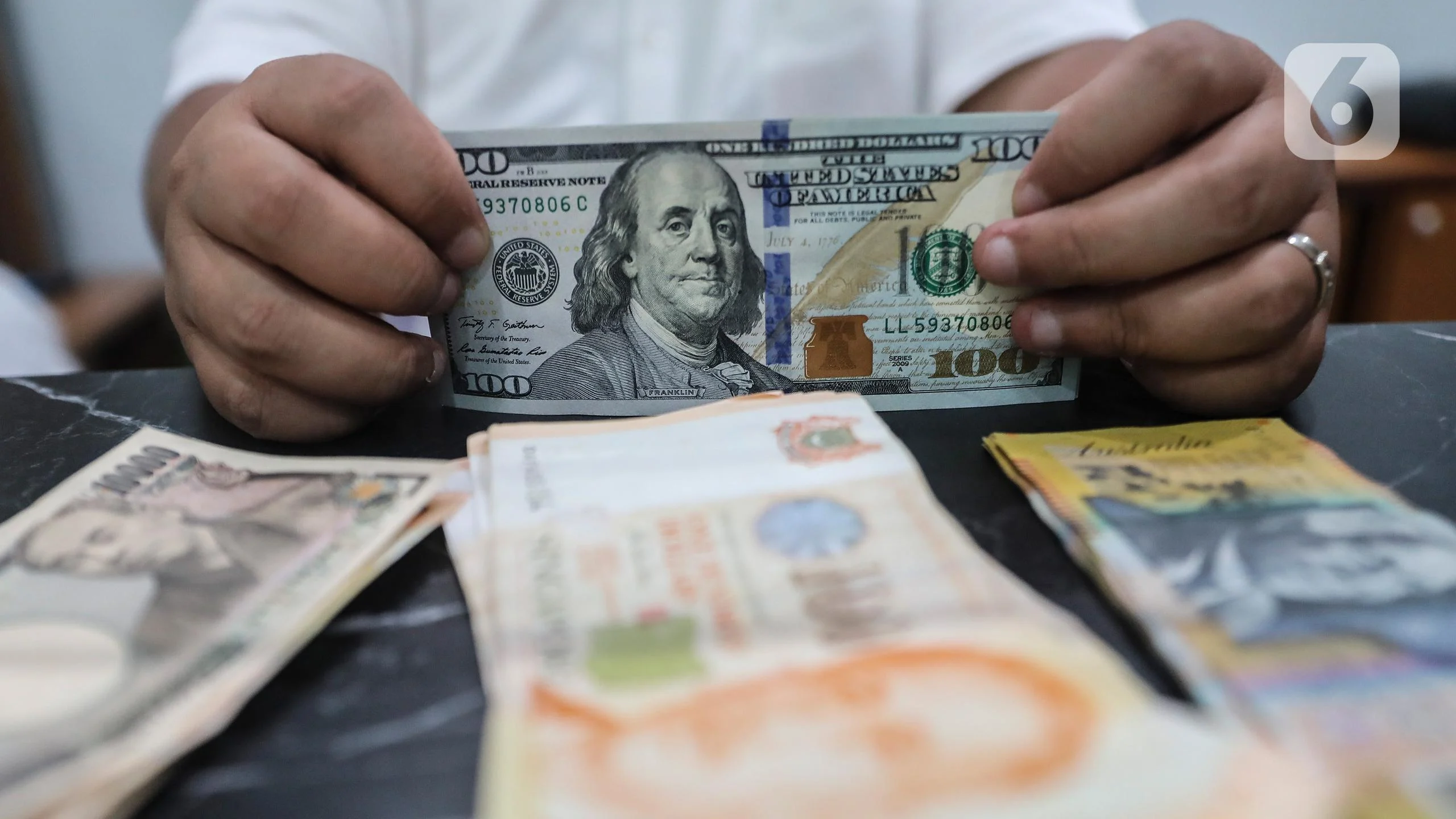BI Turunkan Batas Pembelian Dolar AS tanpa Dokumen Pendukung Menjadi USD 10.000