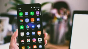 Menghasilkan Cuan Tambahan dengan Side Job Bermodalkan HP