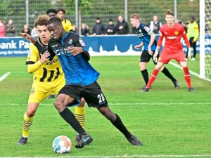 SC Paderborn 07 Perkuat Pertahanan dengan Nyamekye Awortwie-Grant