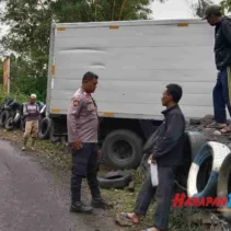Truk Pengangkut Beras Bantuan Pangan Kecelakaan Tunggal di Tanjakan Panganten Garut