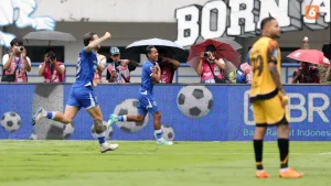 Bursa Transfer Super League: Persib Bandung dan Persija Jakarta Bidik Bek Asal Inggris Tom Aldred