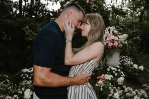 Gaun Tunangan Taylor Swift Seharga USD 320 Terjual Habis dalam Hitungan Menit