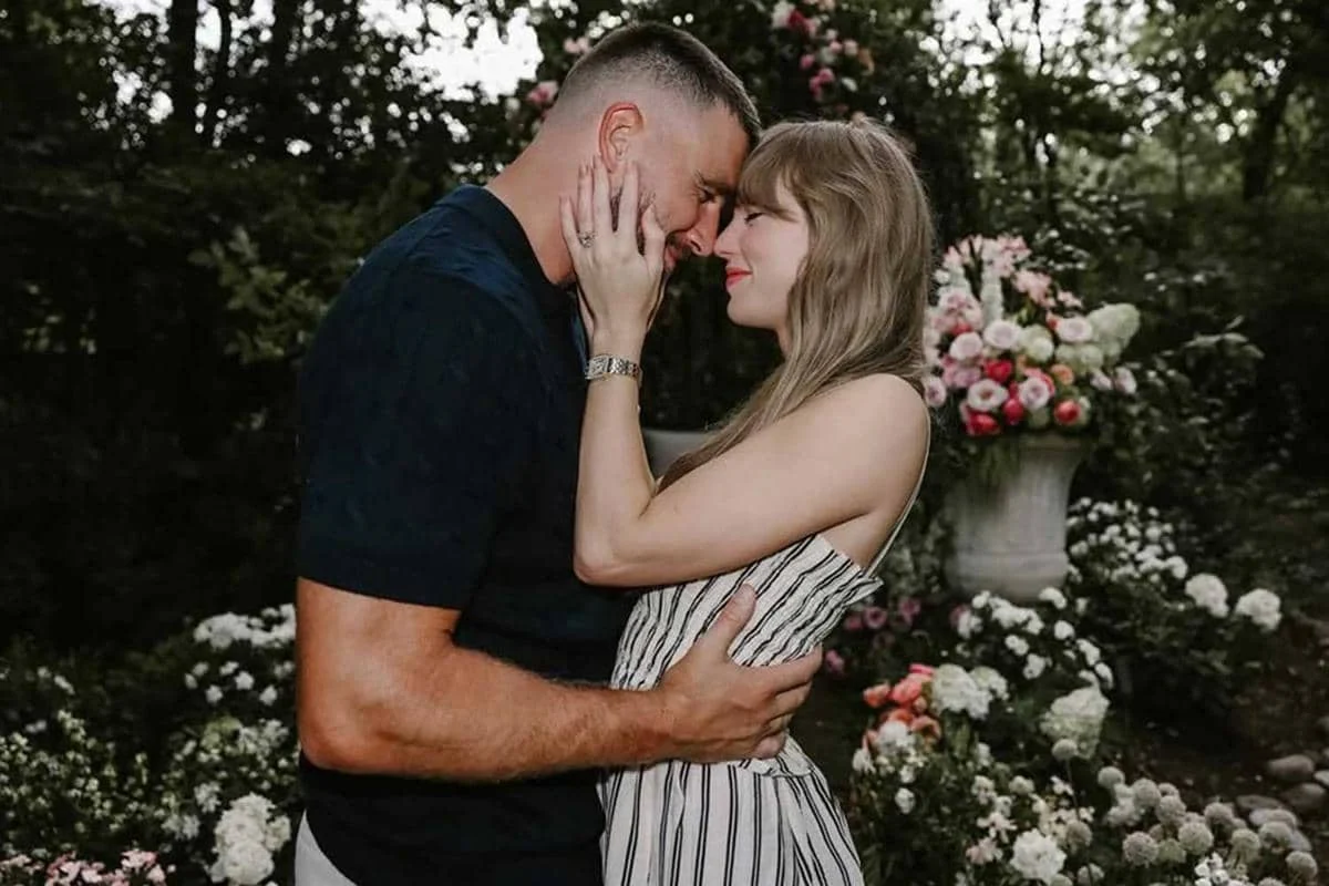 Gaun Tunangan Taylor Swift Seharga USD 320 Terjual Habis dalam Hitungan Menit