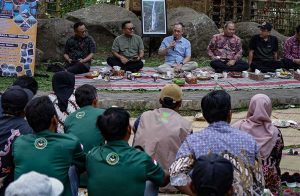 Kemenhut dan Masyarakat Selamatkan Lutung Jawa dan Alap Jambul dengan Sukses