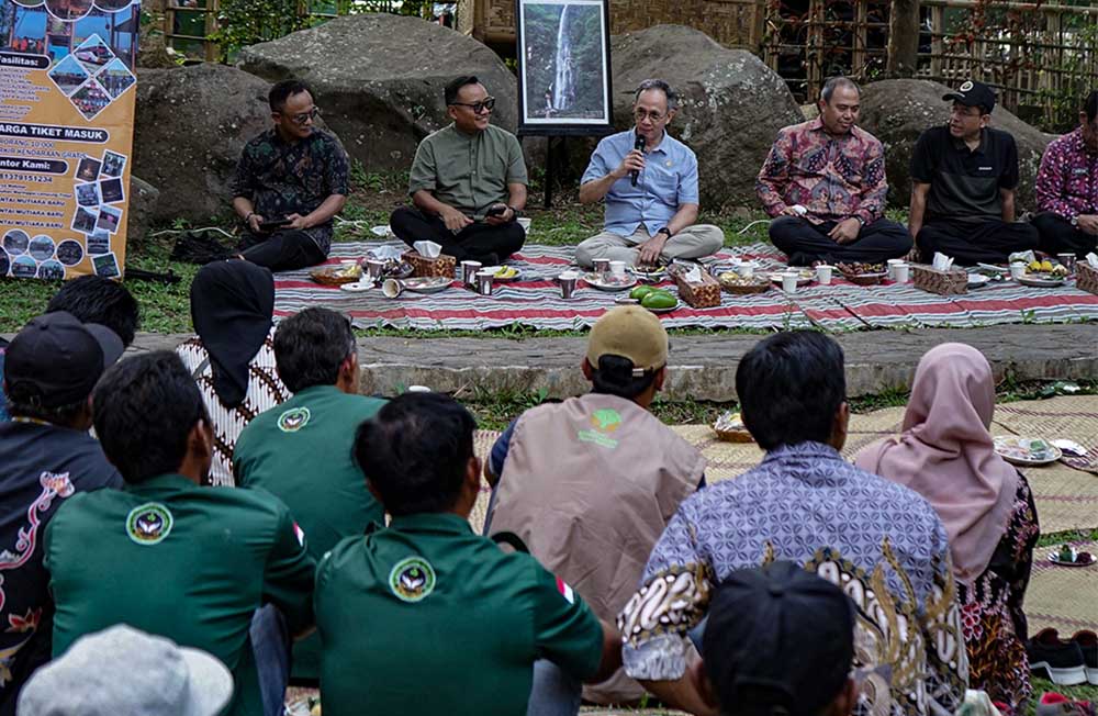 Kemenhut dan Masyarakat Selamatkan Lutung Jawa dan Alap Jambul dengan Sukses