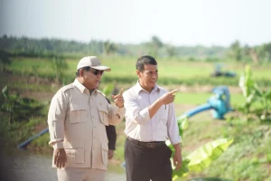 Mentan Amran Sulaiman Dapat Keluhan Petani Soal Solar untuk Traktor, Prabowo Subianto Mengapresiasi Kinerja Mentan