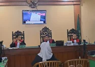 Pertahankan Kebijakan, Pengadilan Larang Siaran Langsung Dokter Tifa Terkait Ijazah Jokowi