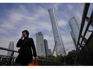 Pesawat Menabrak Gedung Pencakar Langit di Beijing: Pilot Berusia 66 Tahun Punya Masalah Mental
