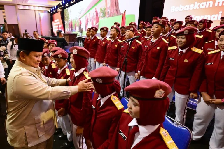 Prabowo Subianto: Dari Pembelaan Febrie Adriansyah Hingga Pesan untuk Siswa Sekolah Rakyat