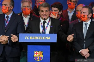 Presiden Barcelona Joan Laporta Tegaskan Belum Menyerah kejar Julian Alvarez
