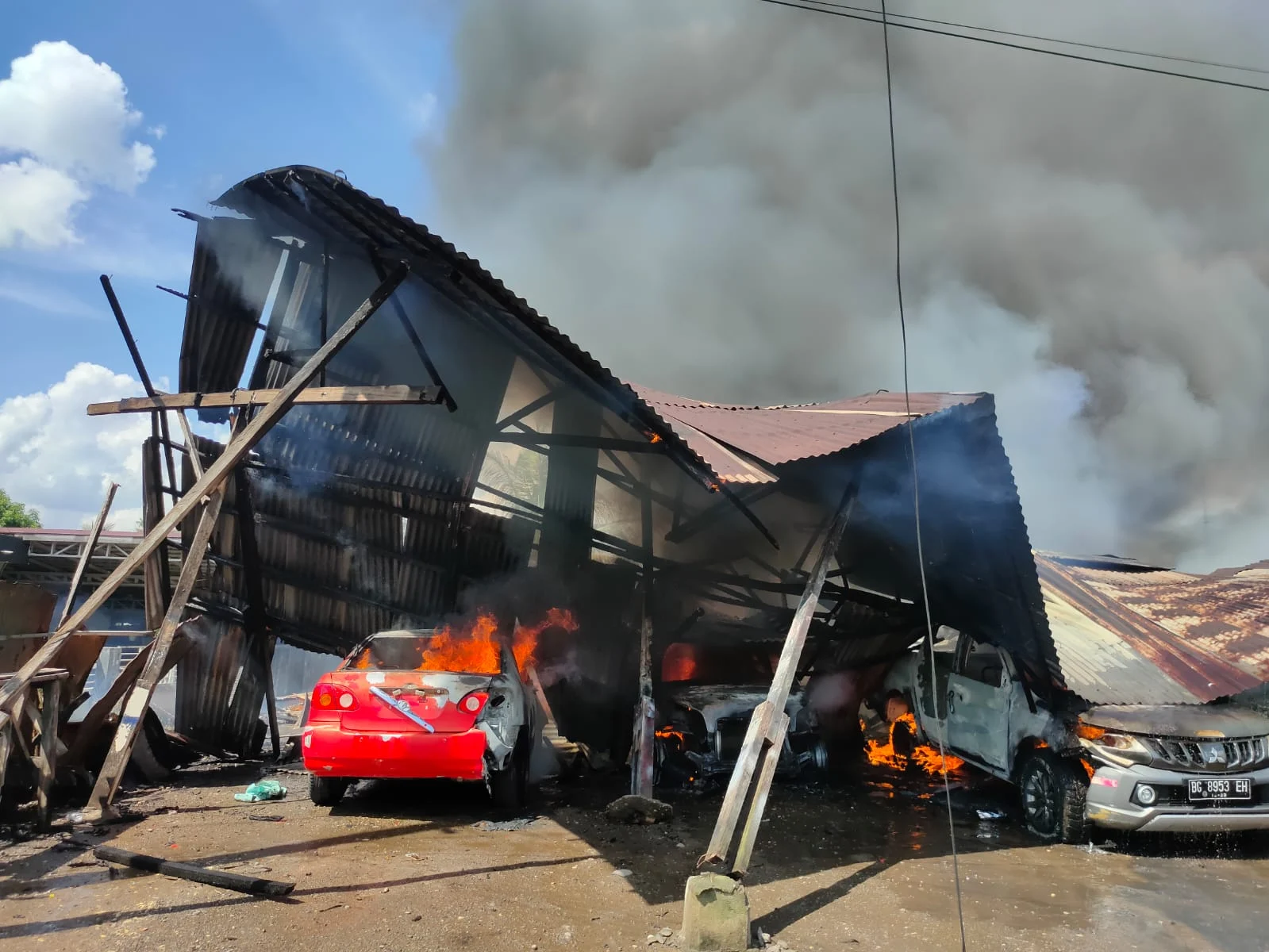 Mobil Terbakar di Berbagai Daerah: Dua Kasus Terbaru di Sragen dan Bungo