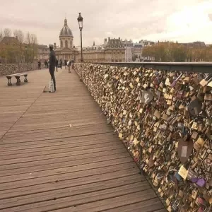 Pramono Bakal Tata Kali Cideng dan Bangun Jembatan Gembok Cinta Ala Paris