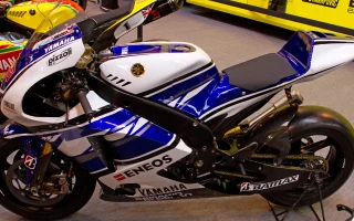 Yamaha R2 Resmi Mengaspal di Indonesia, Motor Sport 204cc Ringan dengan Fitur Canggih Siap Tantang RC 200 dan Gixxer SF 250